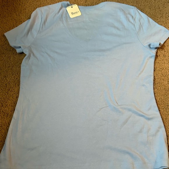 Bass Woman’s V-Neck Blue Shirt NWT Large - Picture 2 of 6